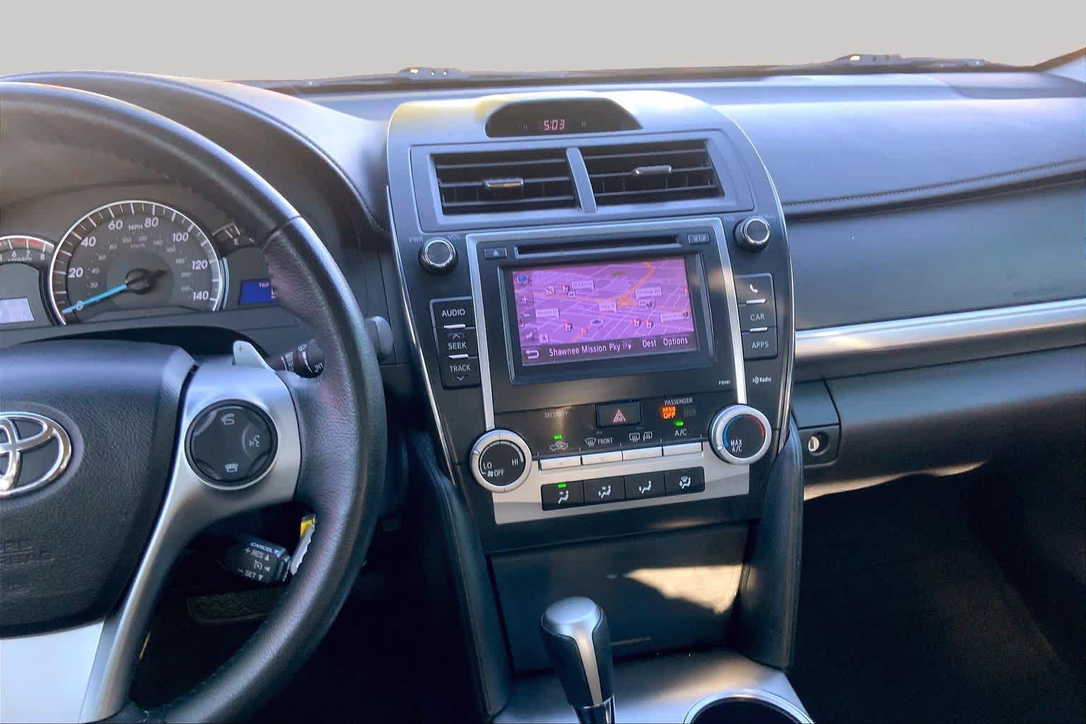 Used 2013 Toyota Camry SE FWD image 7