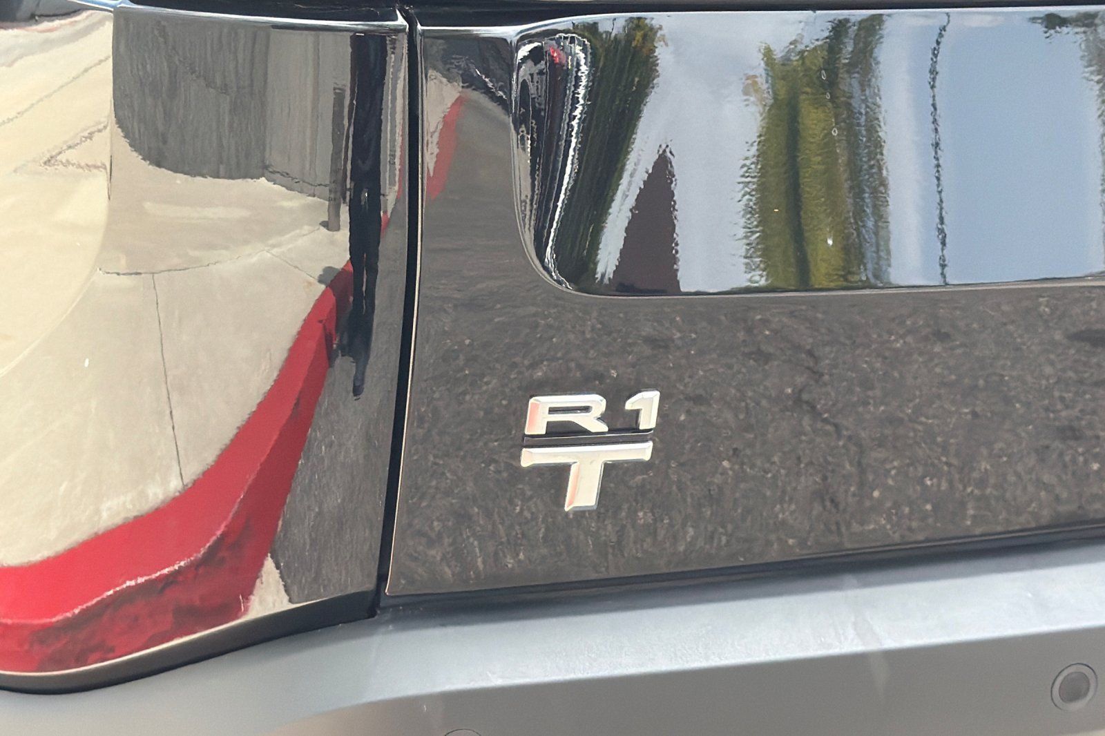 Used 2024 Rivian R1T Adventure AWD/4WD image 24