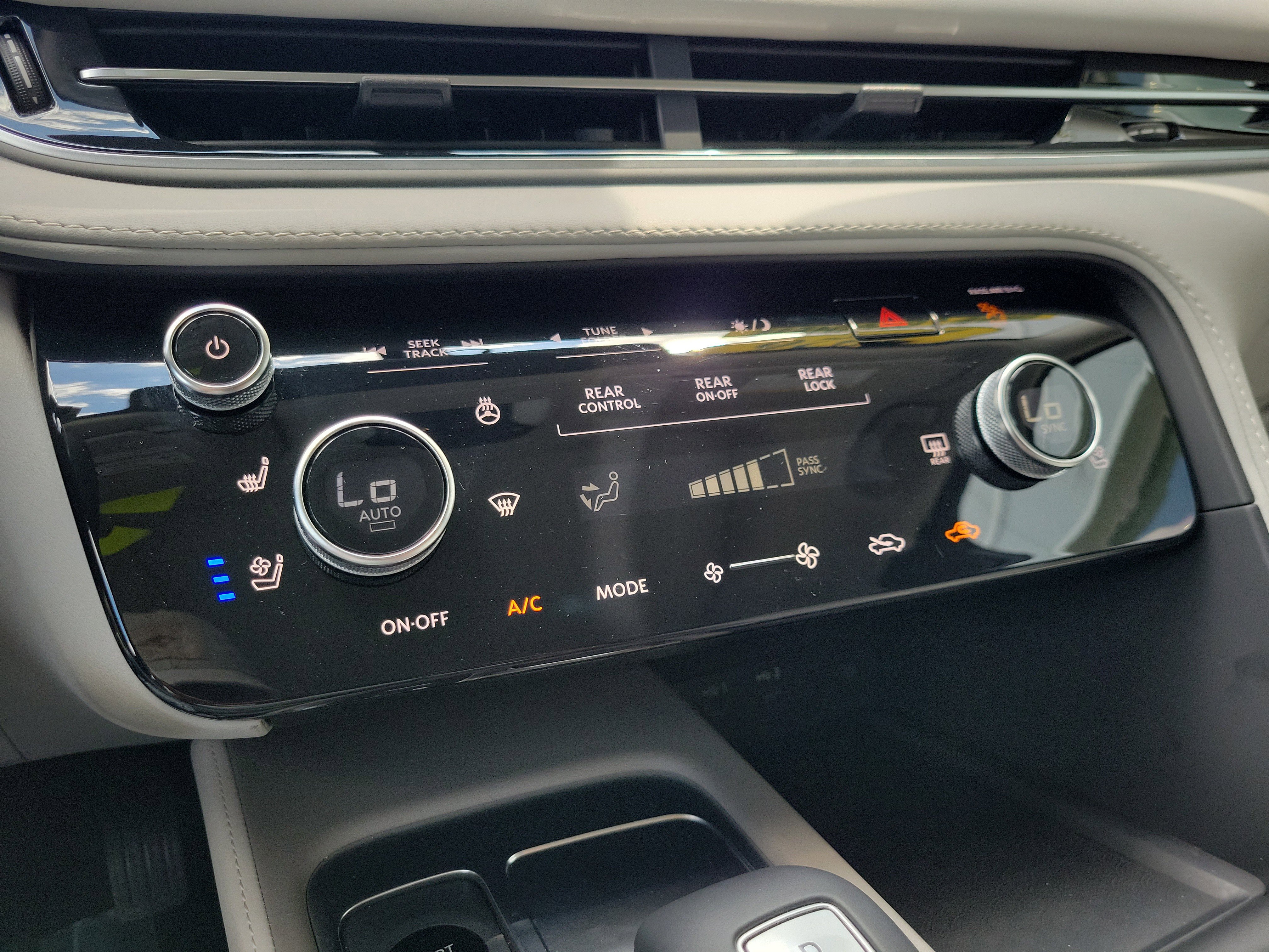 Certified 2026 INFINITI QX60 Luxe w/ Cargo Package image 26