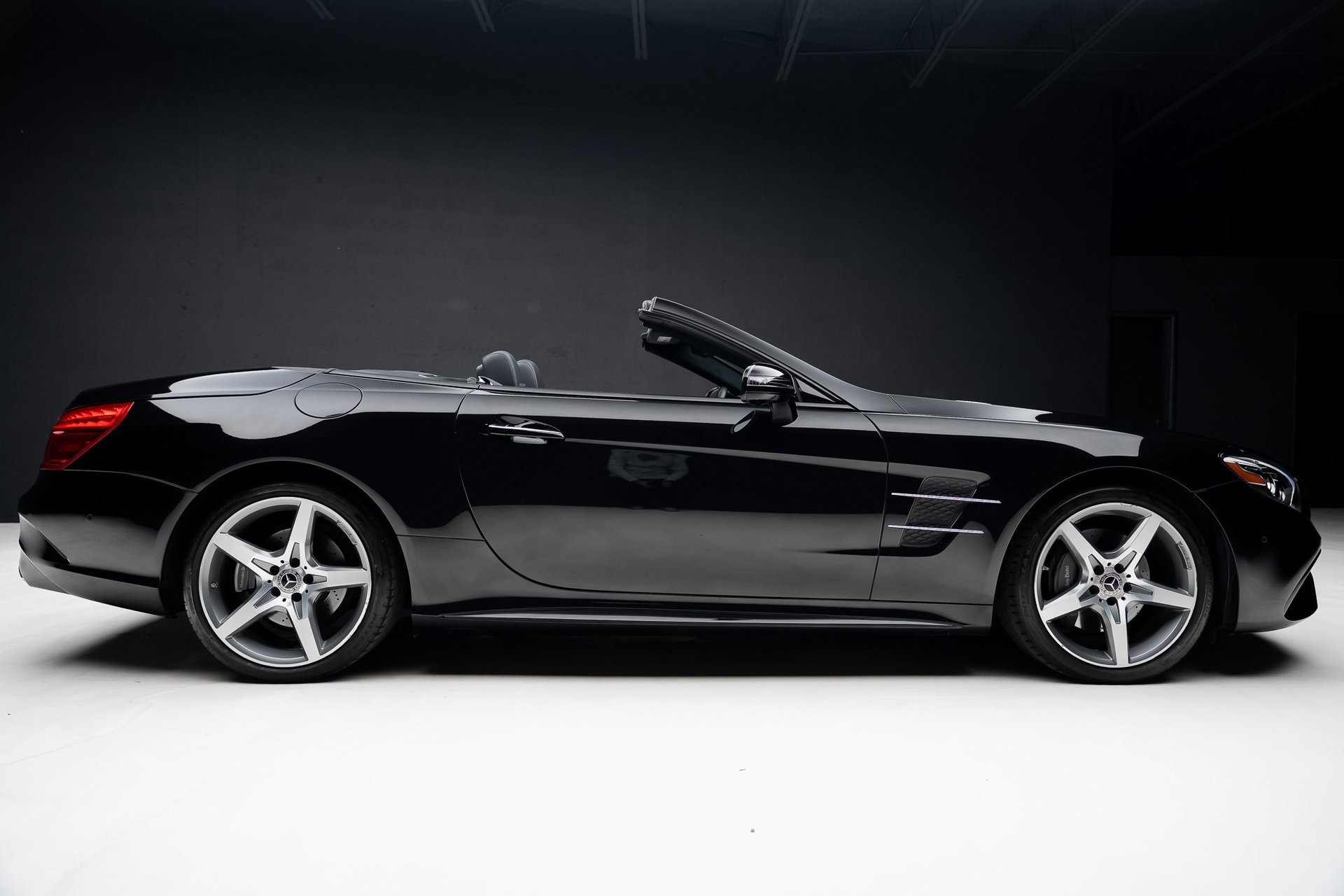 Used 2019 Mercedes-Benz SL 550 image 39