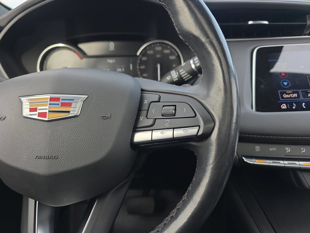 Used 2021 Cadillac XT4 Luxury w/ Cold Weather Package AWD/4WD image 30