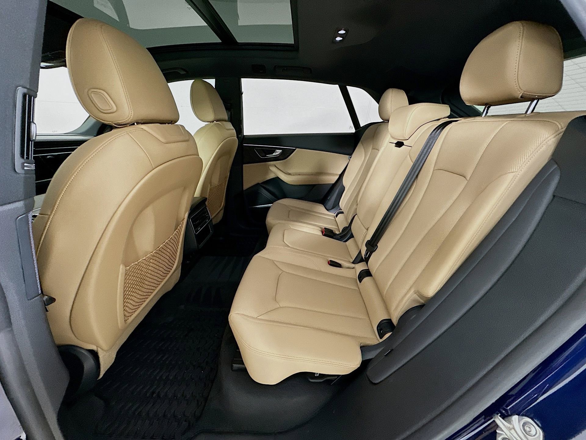 Used 2023 Audi Q8 Prestige w/ Prestige Package image 26