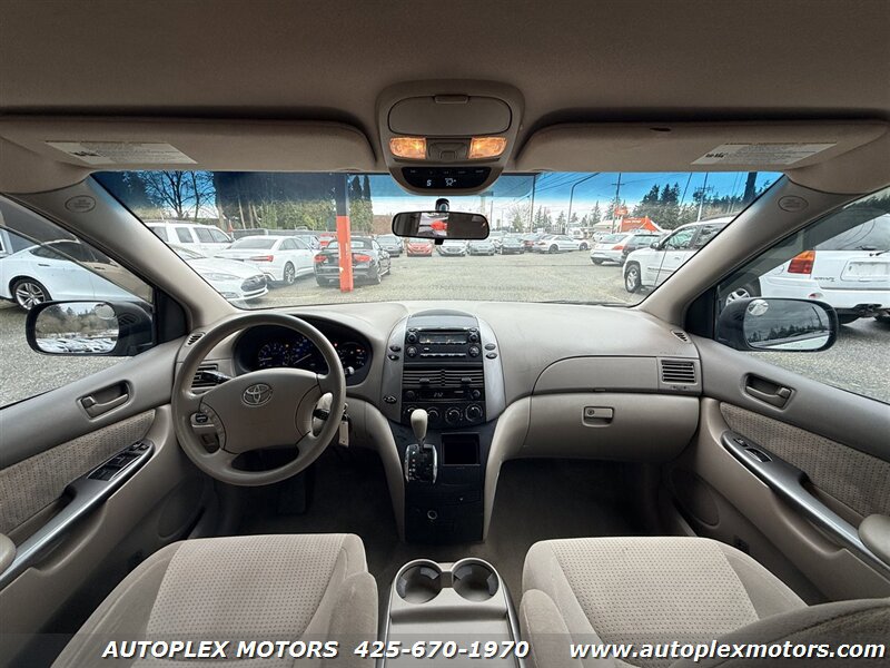 Used 2008 Toyota Sienna LE AWD/4WD image 12