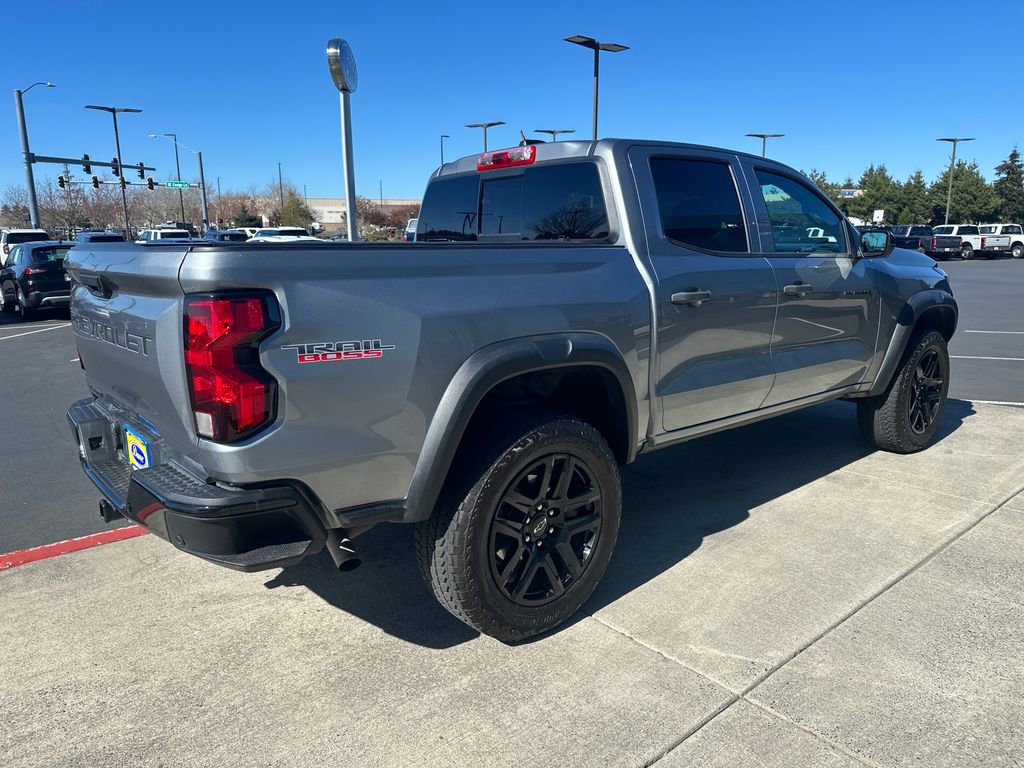 Used 2023 Chevrolet Colorado Trail Boss w/ Technology Package AWD/4WD image 4