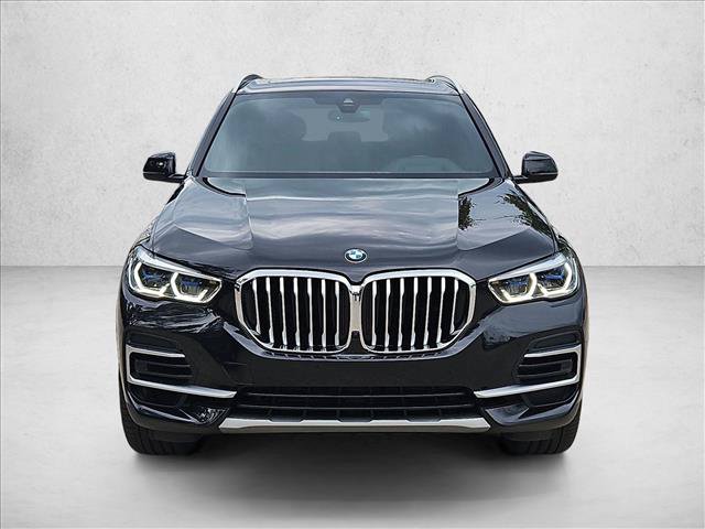 Used 2022 BMW X5 xDrive40i w/ Executive Package AWD/4WD image 2