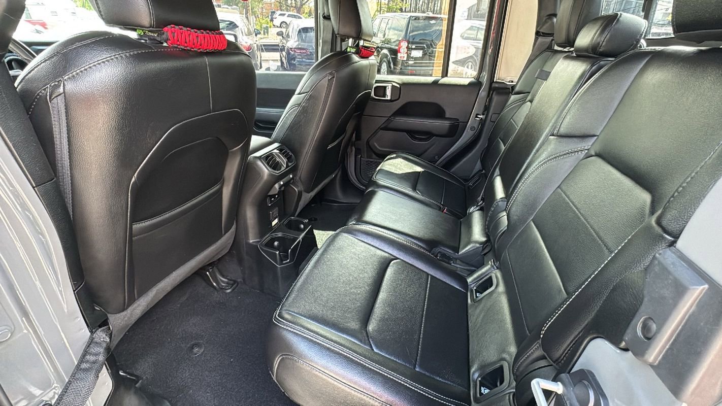 Used 2020 Jeep Gladiator Overland w/ Popular Equipment Package AWD/4WD image 13