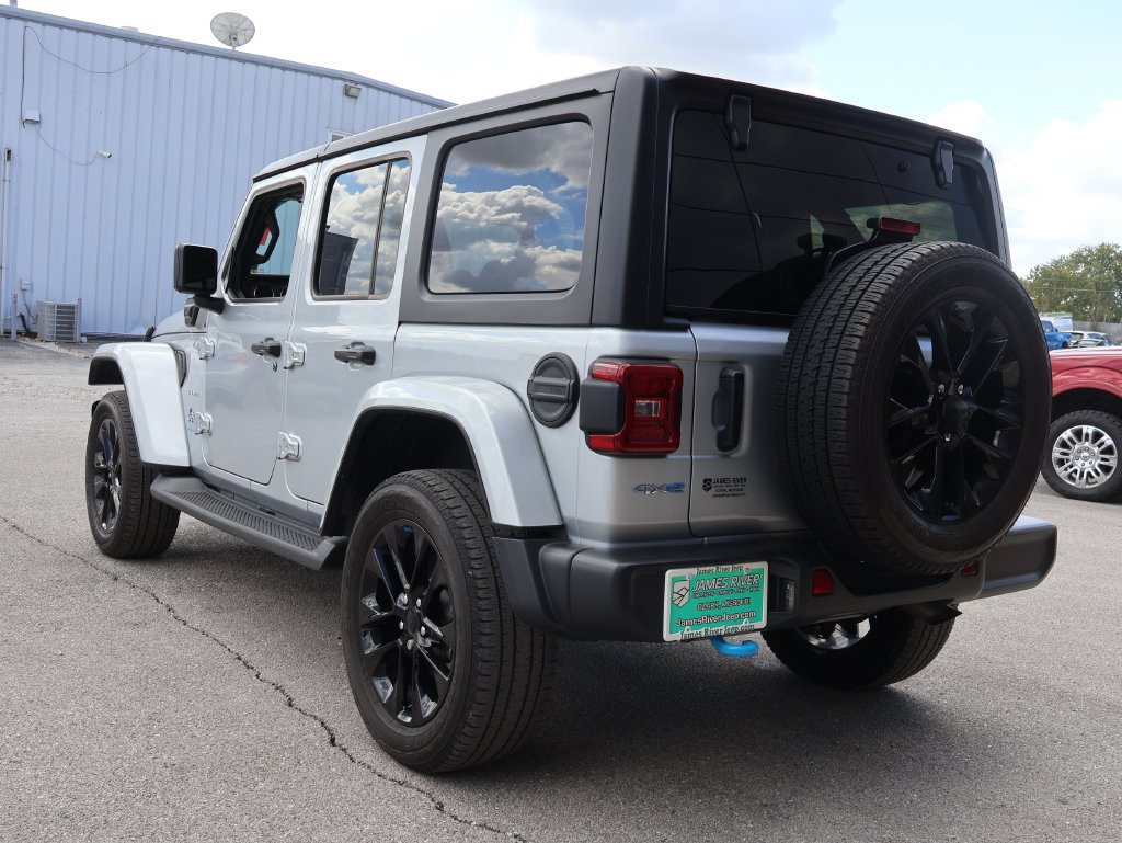 Used 2023 Jeep Wrangler Unlimited Sahara AWD/4WD image 3