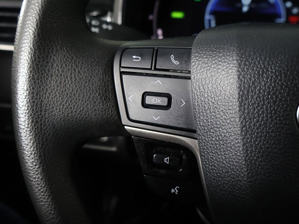 Used 2025 Toyota Camry LE FWD image 34