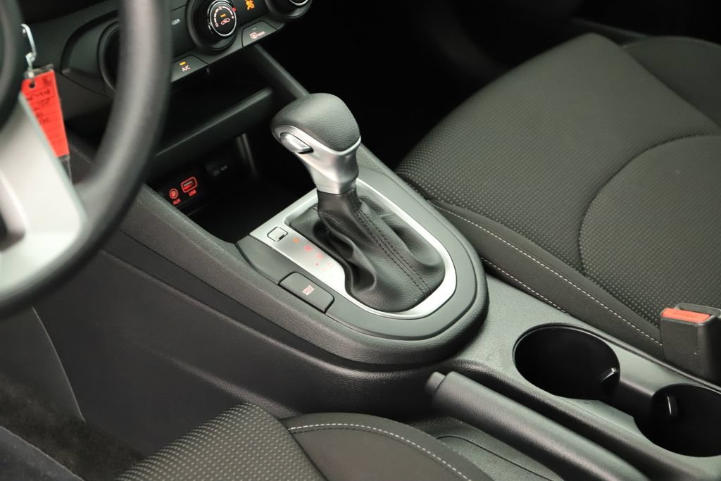 Used 2020 Kia Forte LXS FWD image 17