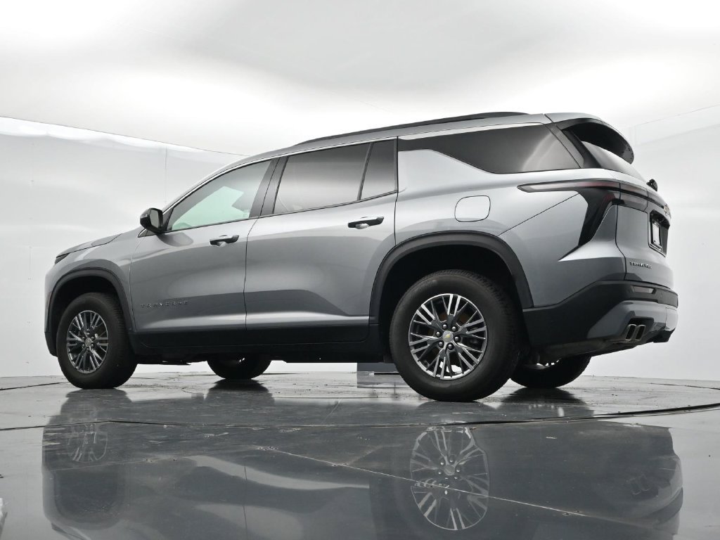 Used 2024 Chevrolet Traverse LT FWD image 30