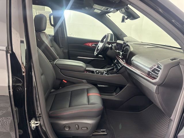 Used 2024 Chevrolet Traverse RS AWD/4WD image 17