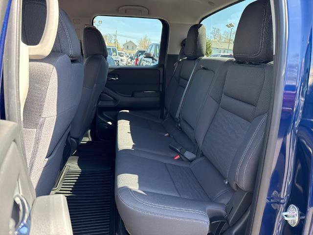 Used 2022 Nissan Frontier SV w/ Technology Package AWD/4WD image 14