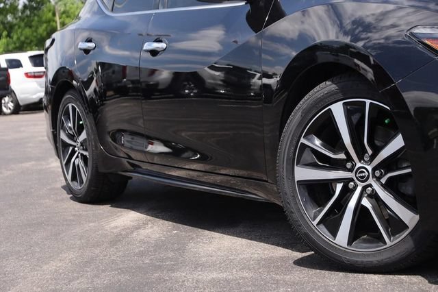 Used 2023 Nissan Maxima SV w/ Floor Mat Group FWD image 3