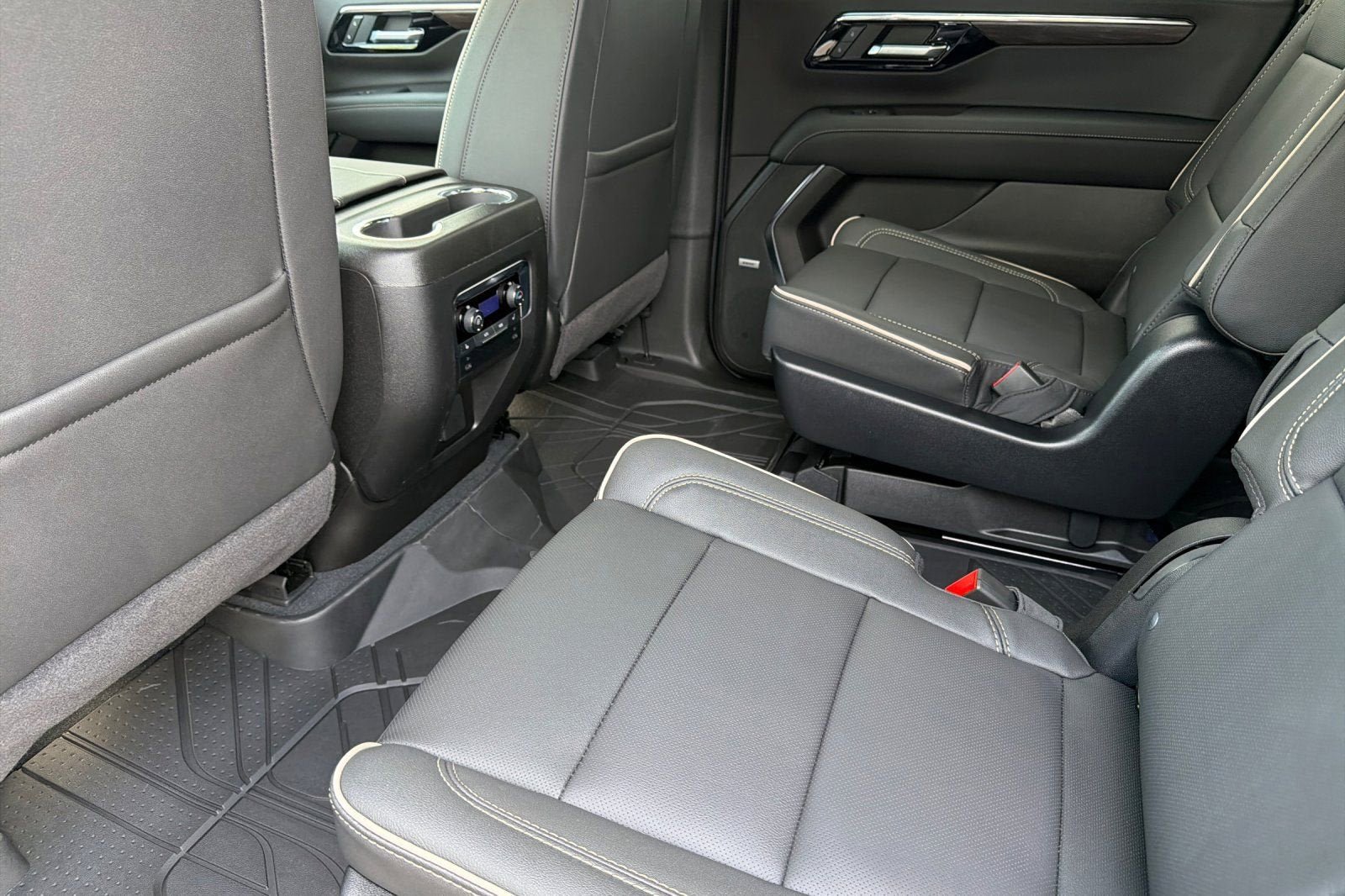 New 2026 Chevrolet Suburban Premier w/ Sun And Tow Package image 10