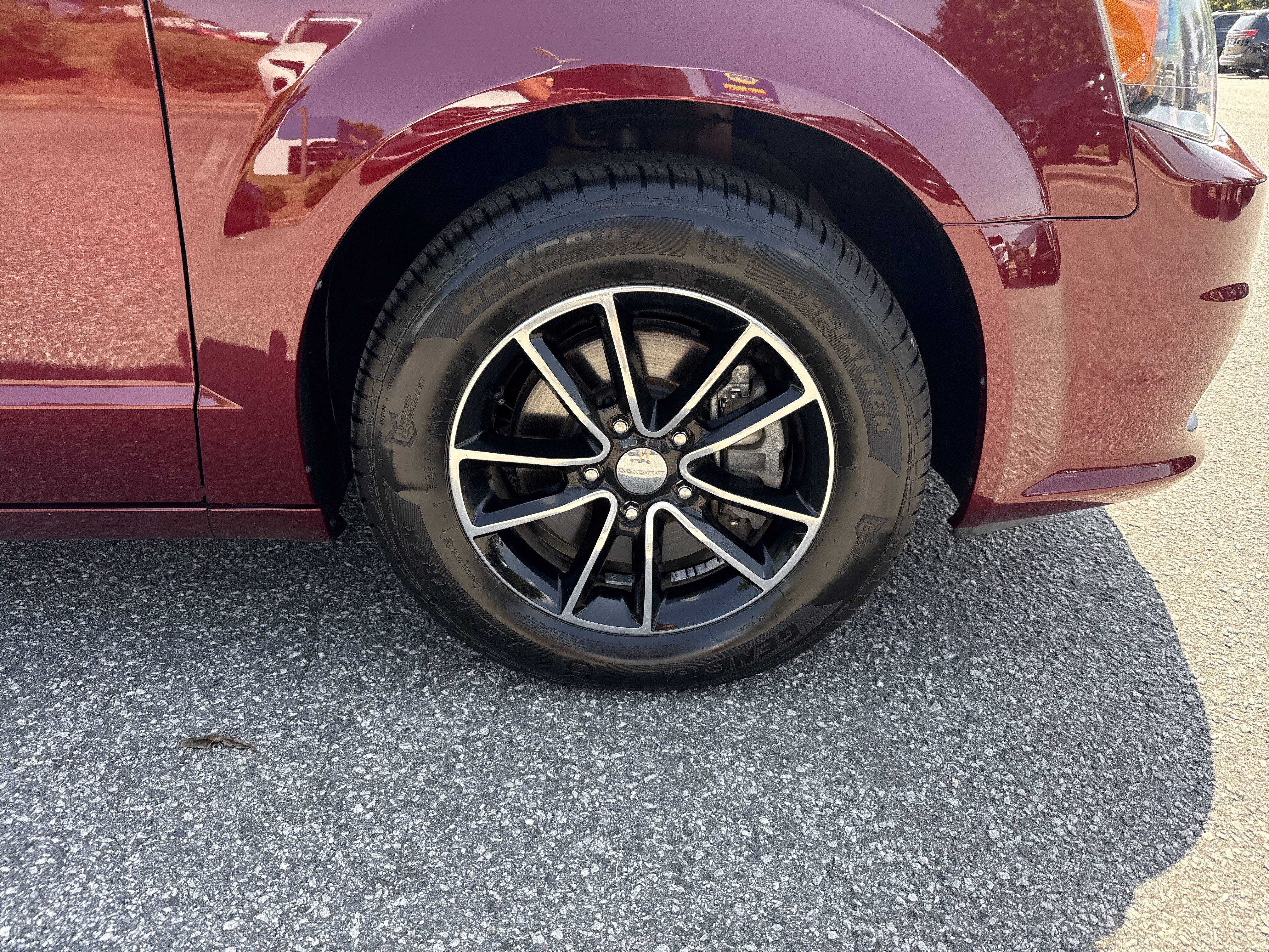 Used 2019 Dodge Grand Caravan SE FWD image 13