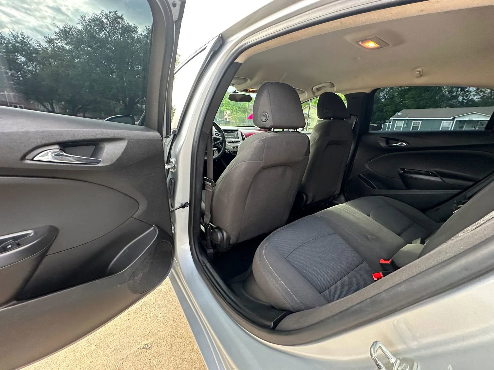 Used 2018 Chevrolet Cruze LS FWD image 15