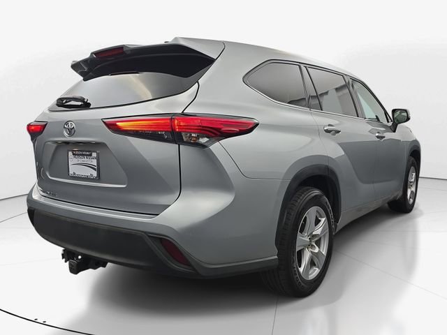 Used 2022 Toyota Highlander L image 9
