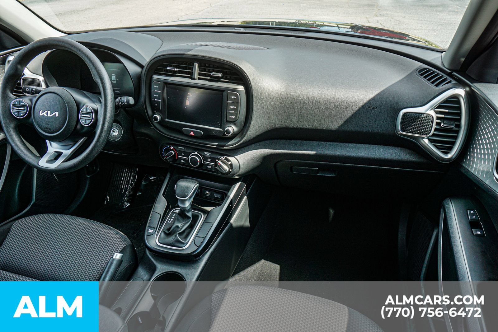 Used 2025 Kia Soul LX w/ LX Technology Package FWD image 24