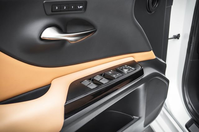 Certified 2025 Lexus ES 350 w/ Premium Package image 12