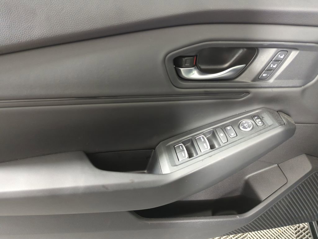 Used 2025 Honda Accord EX-L image 10