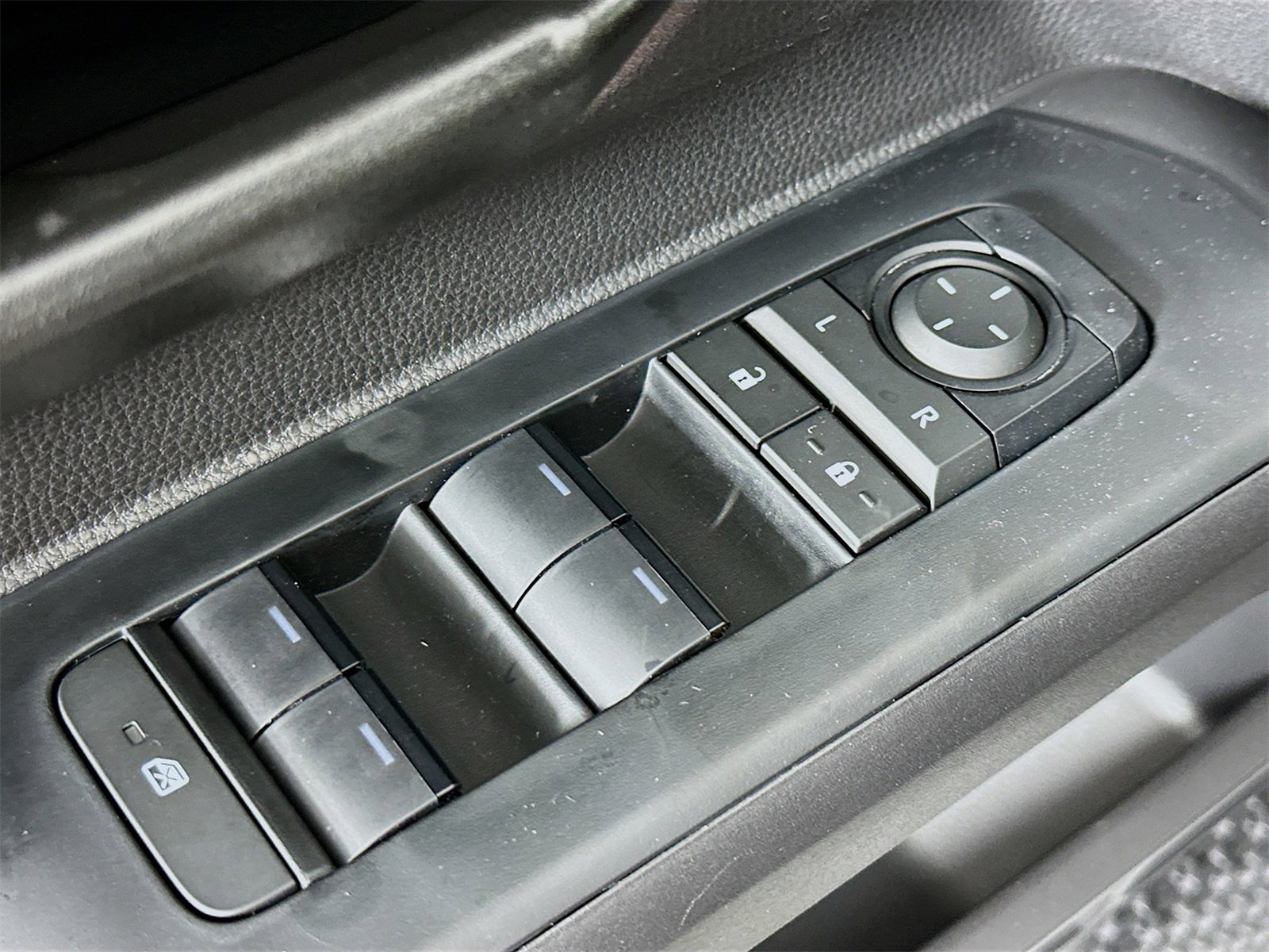 New 2025 Toyota Tacoma SR5 image 17