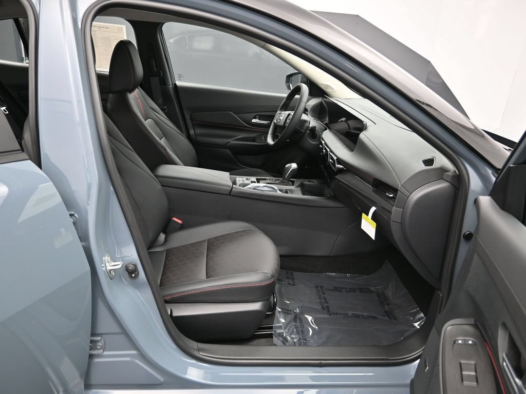 New 2026 Nissan Sentra SR w/ SR Premium Package FWD image 28
