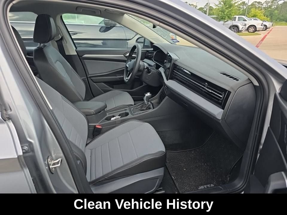 Used 2025 Volkswagen Jetta SE w/ Sunroof Package FWD image 6