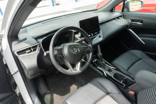 Used 2023 Toyota Corolla Cross AWD Hybrid w/ Convenience Package image 5