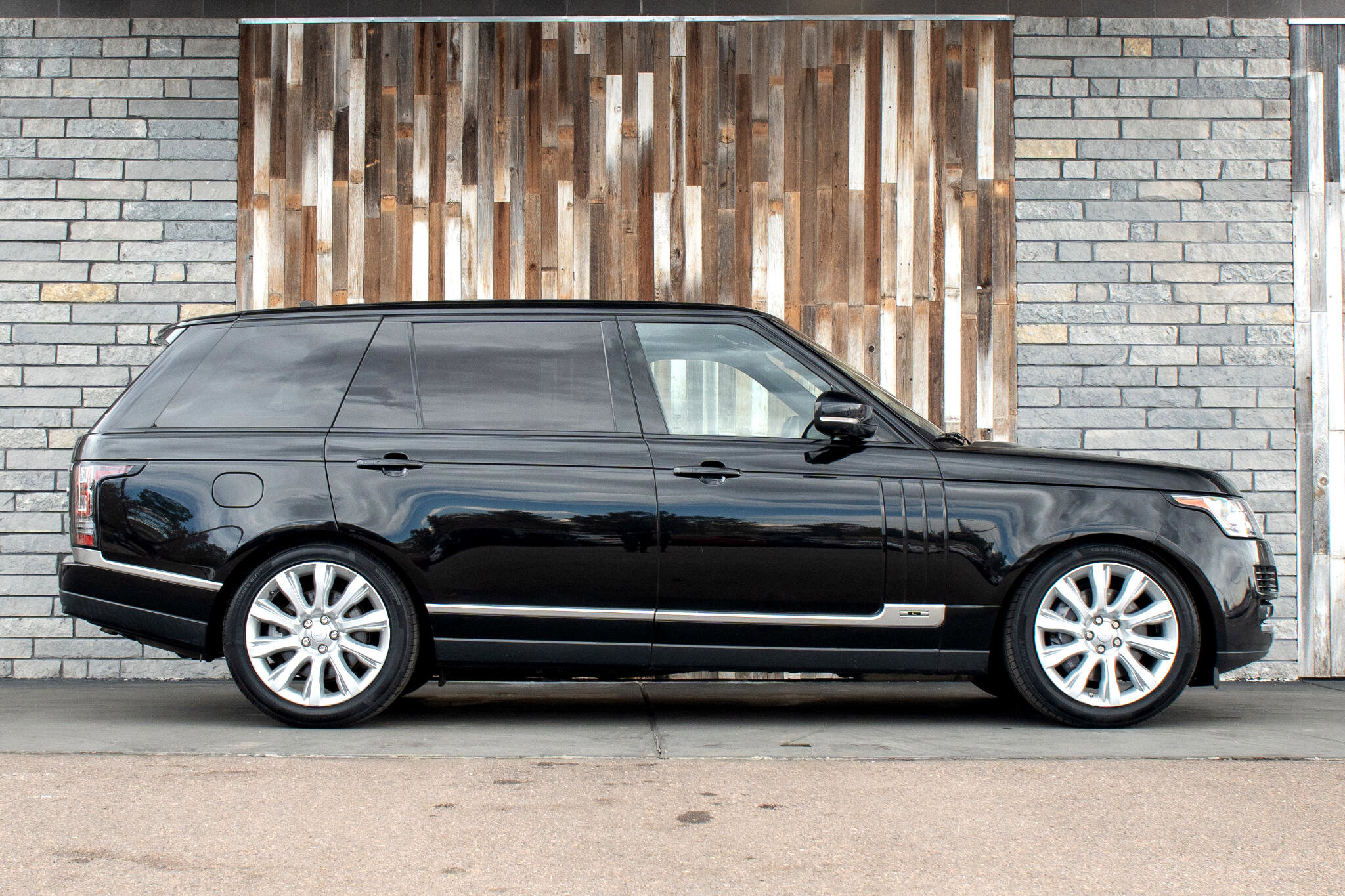 Used 2016 Land Rover Range Rover Long Wheelbase Supercharged image 8