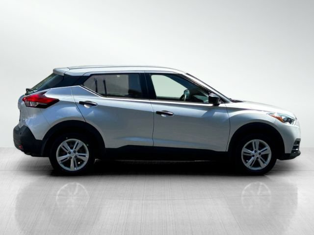 Used 2020 Nissan Kicks S FWD image 3