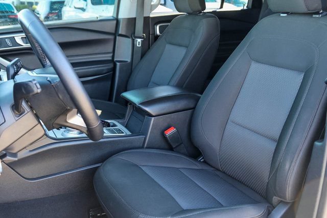 Used 2022 Ford Explorer XLT RWD image 5