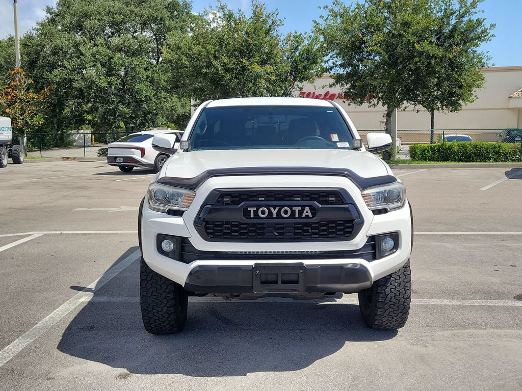 Used 2017 Toyota Tacoma TRD Off-Road w/ Tow Package (A/T) AWD/4WD image 2