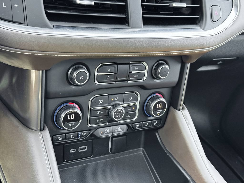 Used 2022 Chevrolet Suburban High Country AWD/4WD image 26