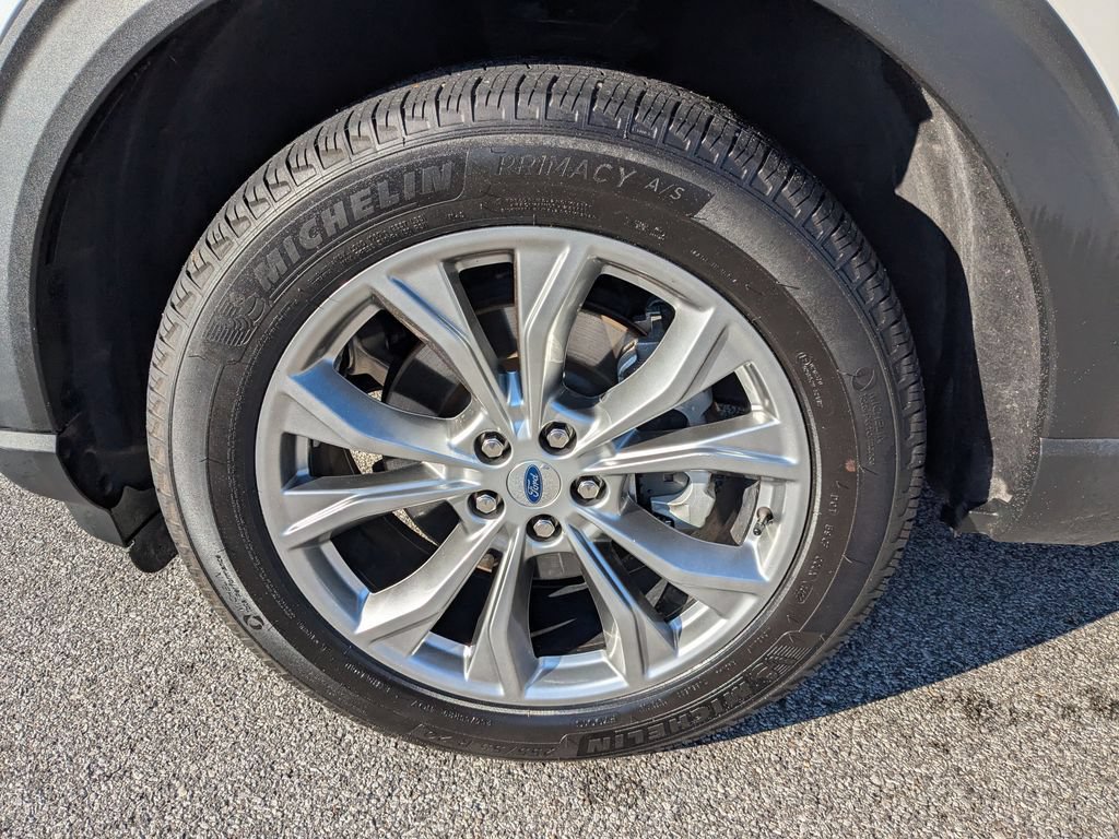 Used 2022 Ford Explorer XLT w/ Equipment Group 202A AWD/4WD image 8