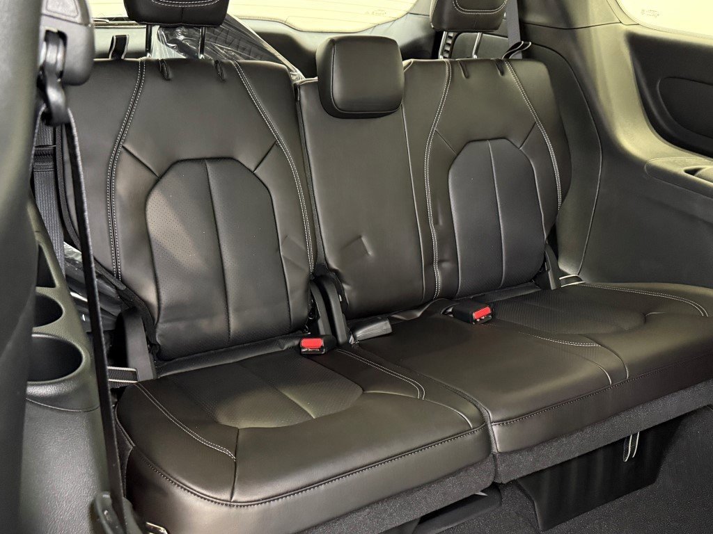 New 2026 Chrysler Voyager LX image 14
