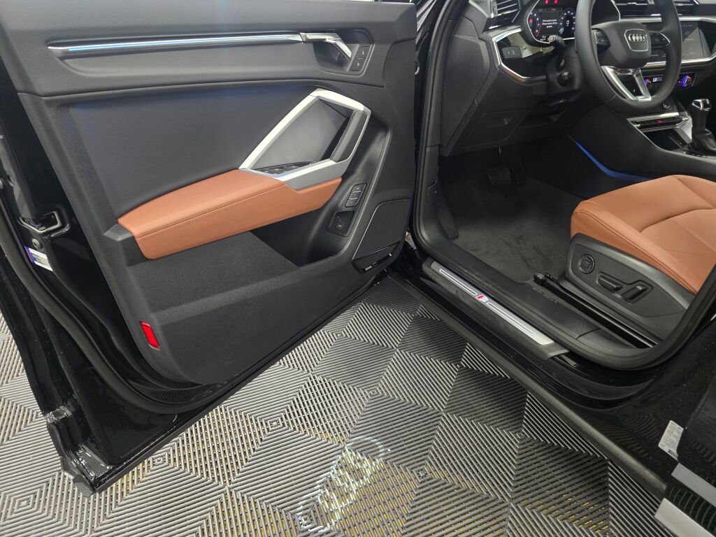New 2025 Audi Q3 2.0T Premium Plus image 23