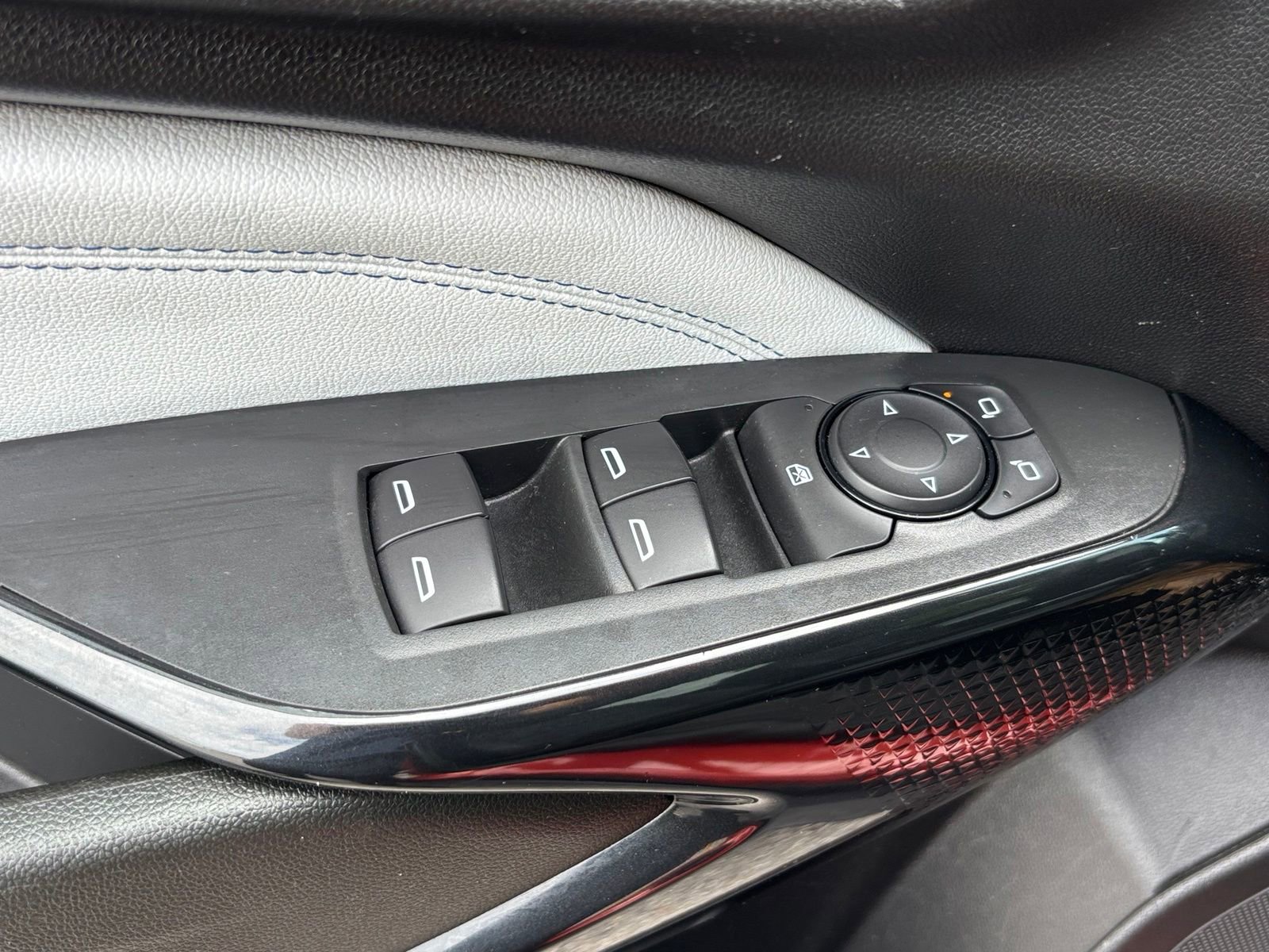 Used 2024 Chevrolet Trax LT FWD image 13