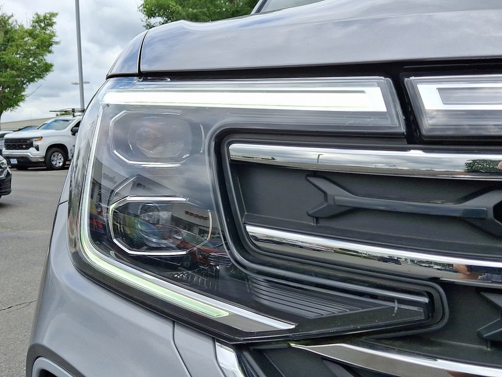 Used 2025 Volkswagen Atlas Cross Sport SE FWD image 9