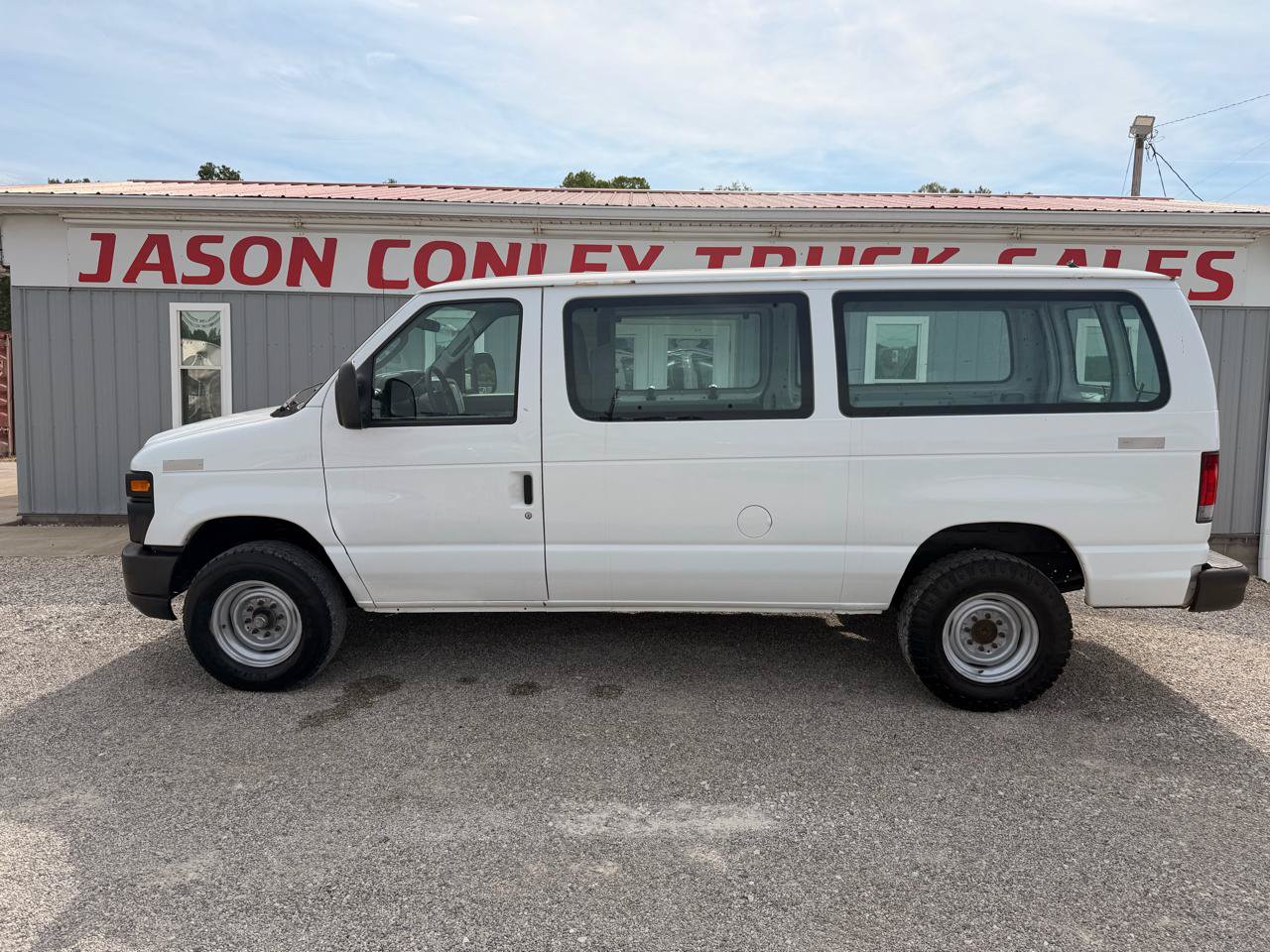 Used 2012 Ford E-350 and Econoline 350 Super Duty w/ Insulation Pkg RWD image 1