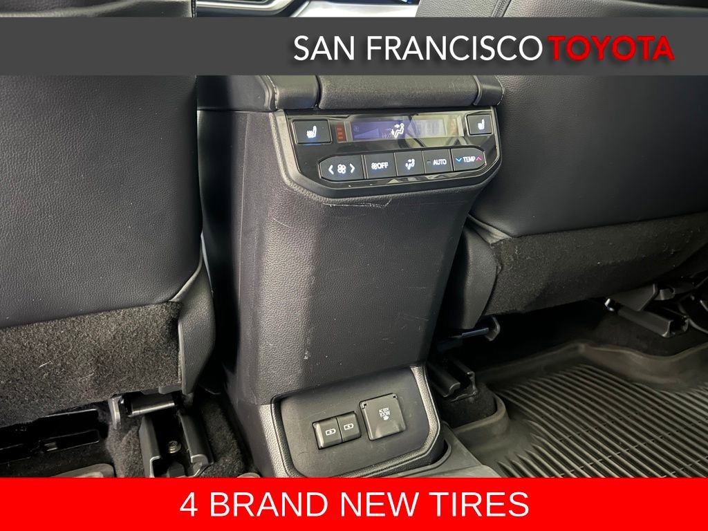 Used 2022 Toyota Highlander Platinum image 18