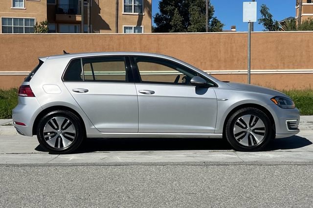 Used 2019 Volkswagen e-Golf SE image 3