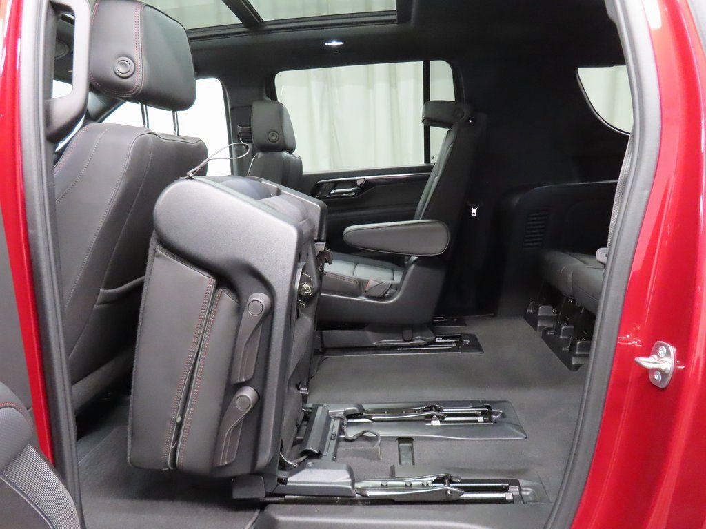 Used 2025 Chevrolet Suburban RST w/ Advanced Technology Package AWD/4WD image 55