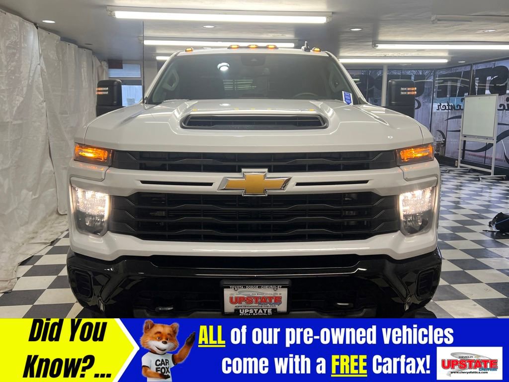 Used 2024 Chevrolet Silverado 2500 Custom w/ Custom Value Package image 2