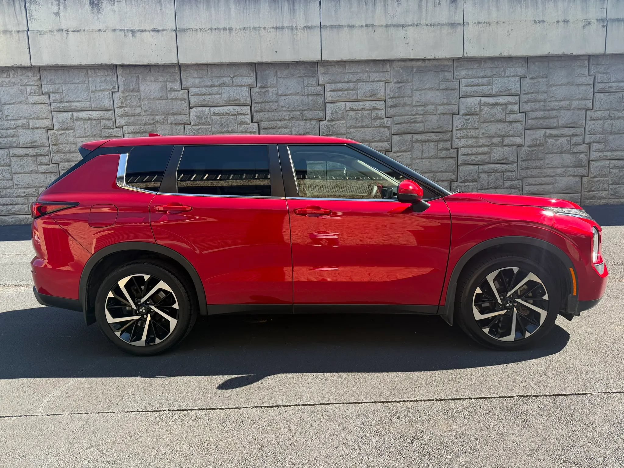 Used 2022 Mitsubishi Outlander ES AWD/4WD image 5