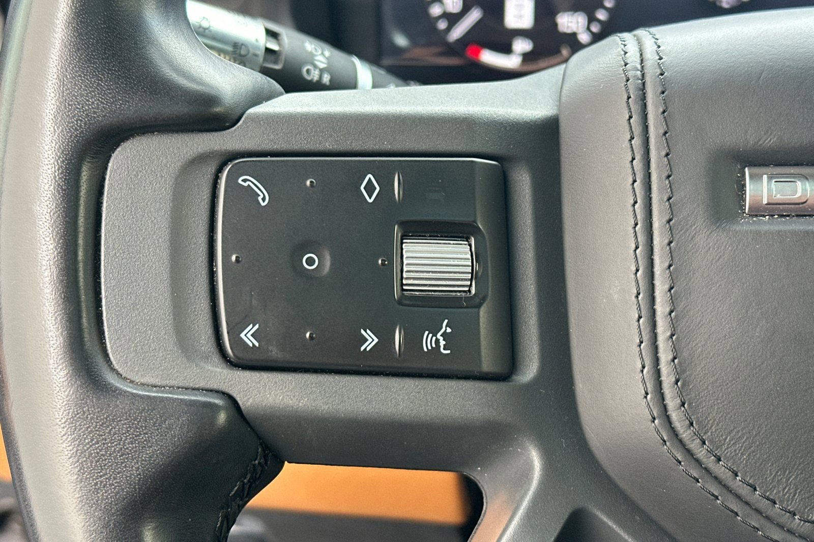 Used 2020 Land Rover Defender 110 X AWD/4WD image 29