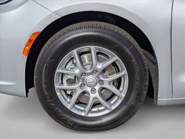 New 2026 Chrysler Pacifica Select image 10