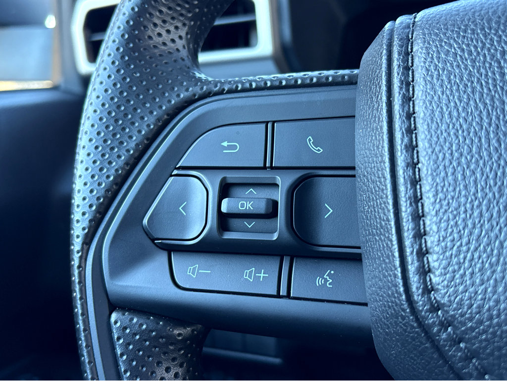 Used 2025 Toyota Tacoma SR5 image 15