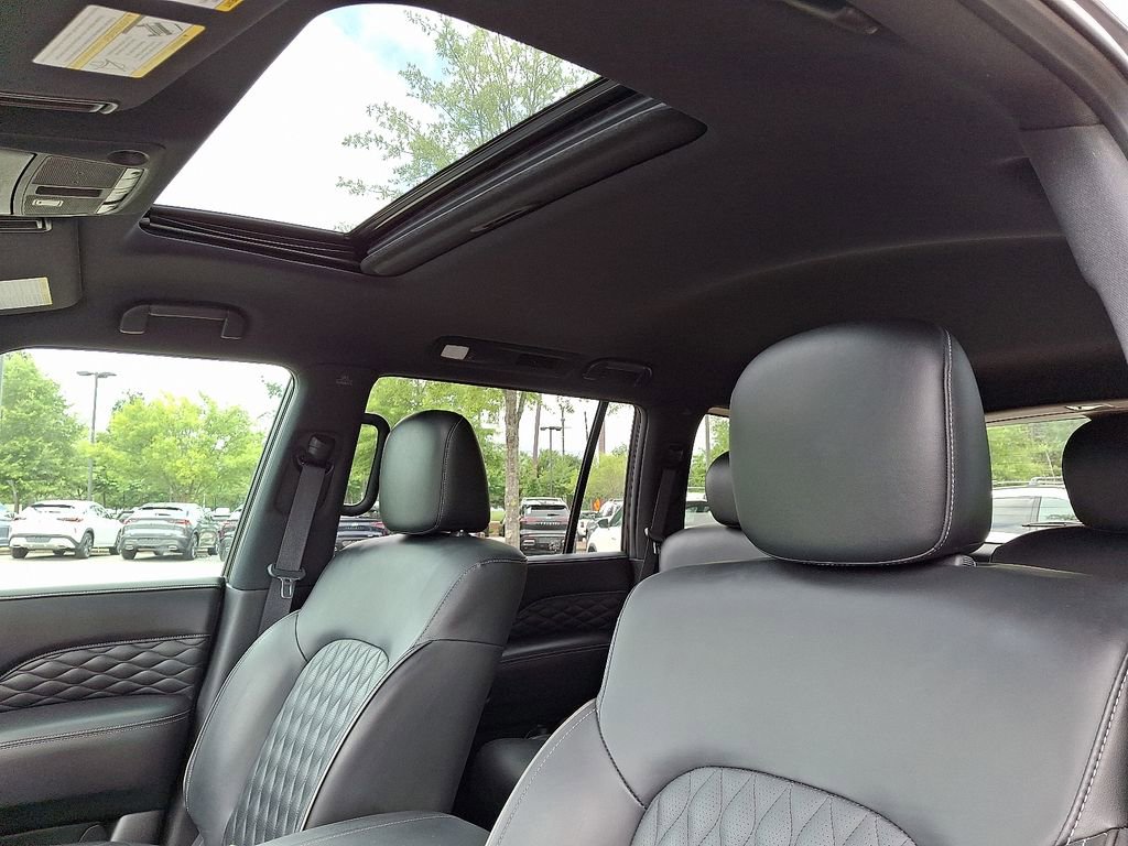 Used 2024 INFINITI QX80 Sensory image 16