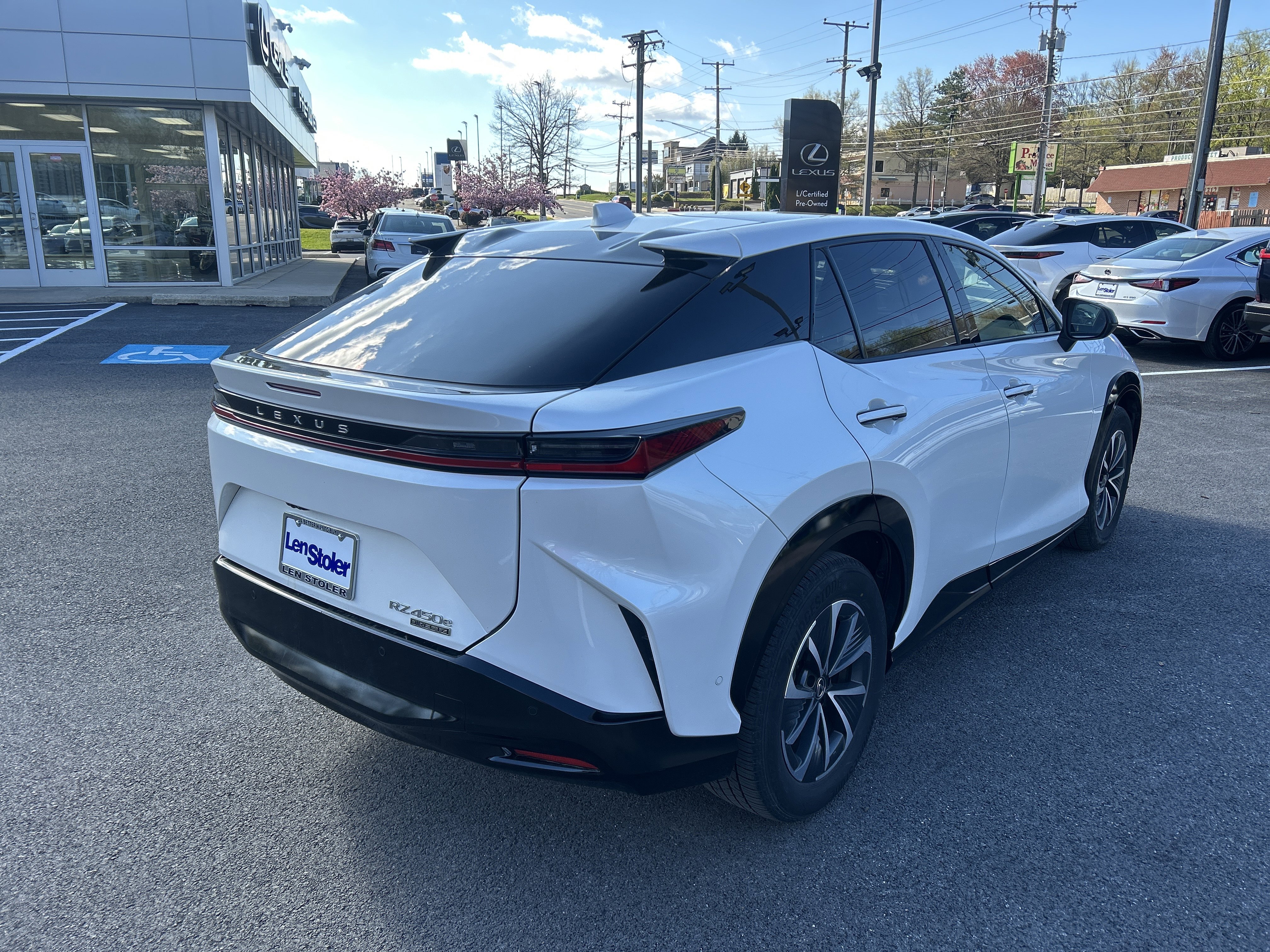 Used 2023 Lexus RZ 450e Premium w/ Technology Package image 5