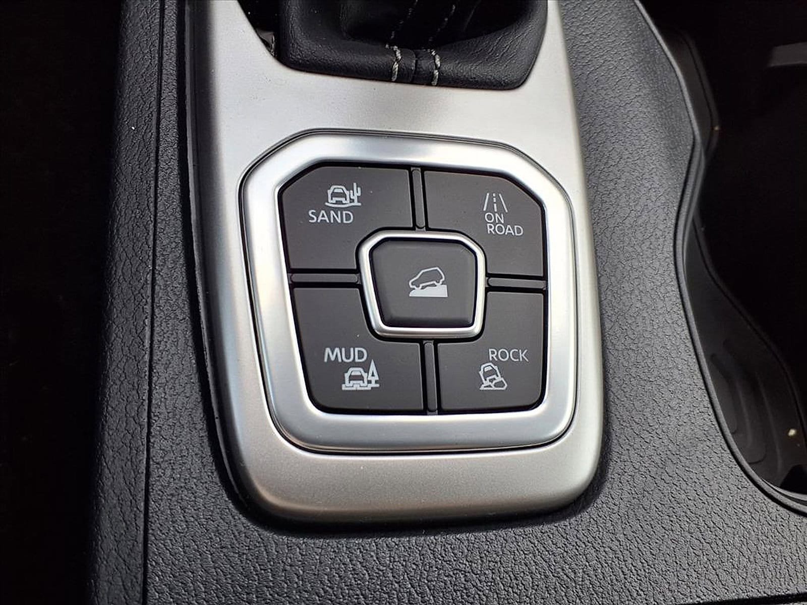 New 2026 Nissan Frontier SV AWD/4WD image 18